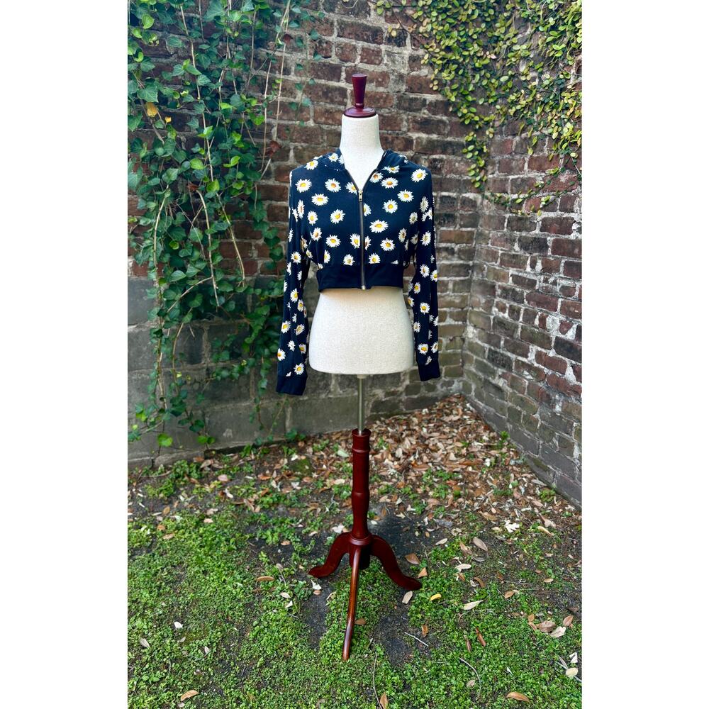 Black Daisy Print Cropped Hoodie